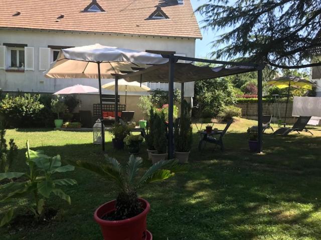 Clos Du Bourg Bed and Breakfast Saint-Cyr-en-Val Esterno foto