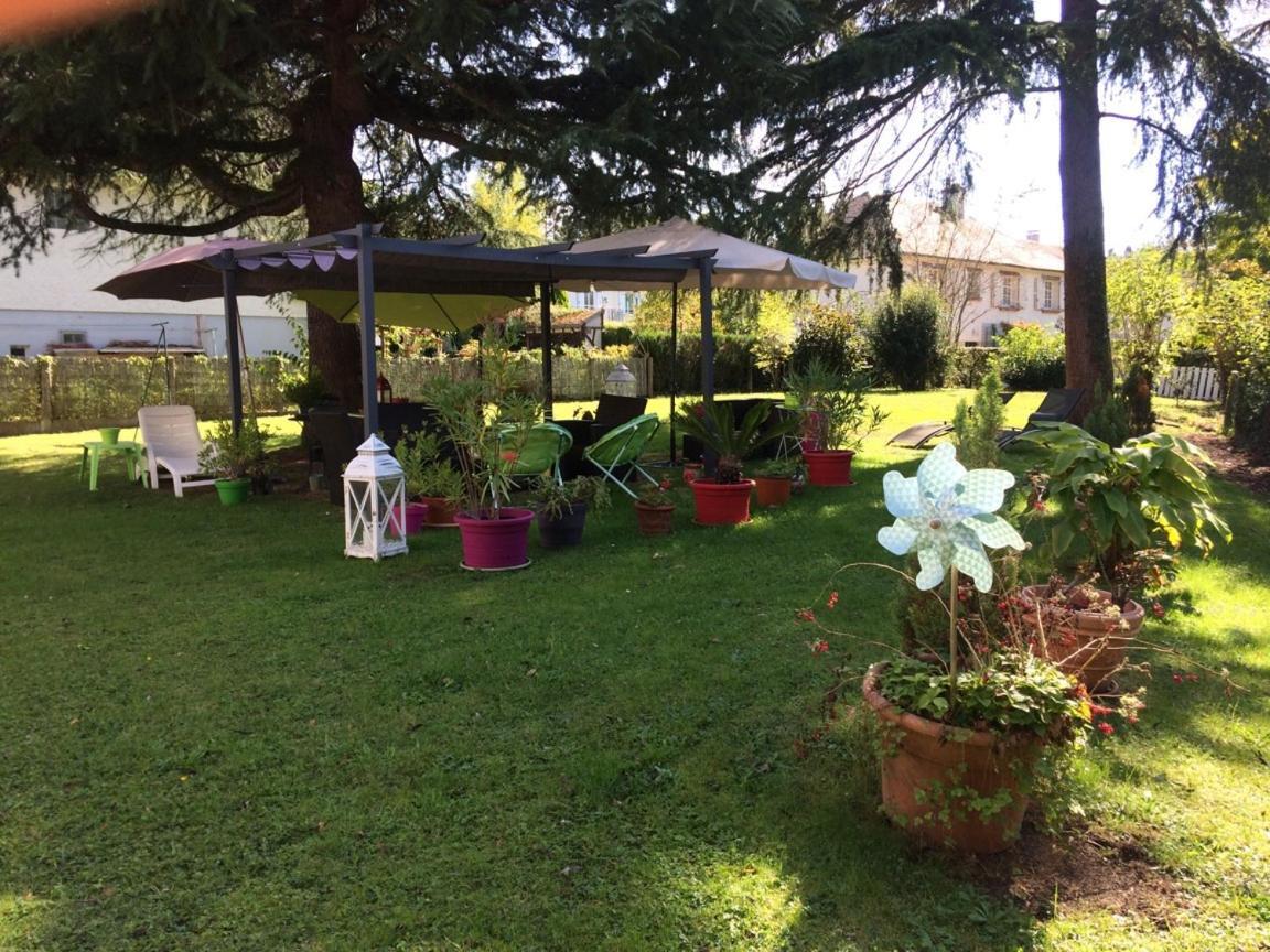 Clos Du Bourg Bed and Breakfast Saint-Cyr-en-Val Esterno foto