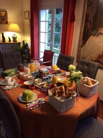Clos Du Bourg Bed and Breakfast Saint-Cyr-en-Val Esterno foto